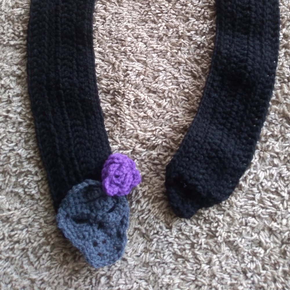 Gray Skull - the scarf!